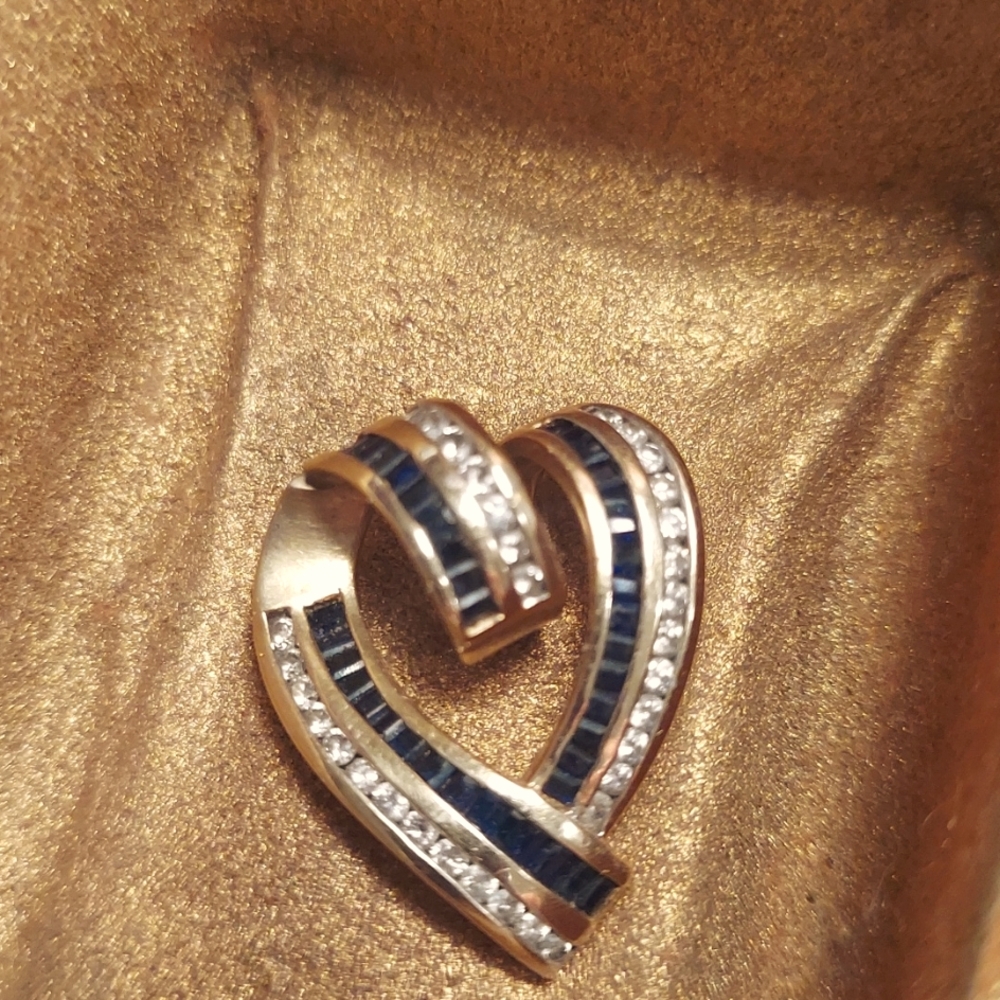 💝14K and Diamond & Sapphire heart.💝